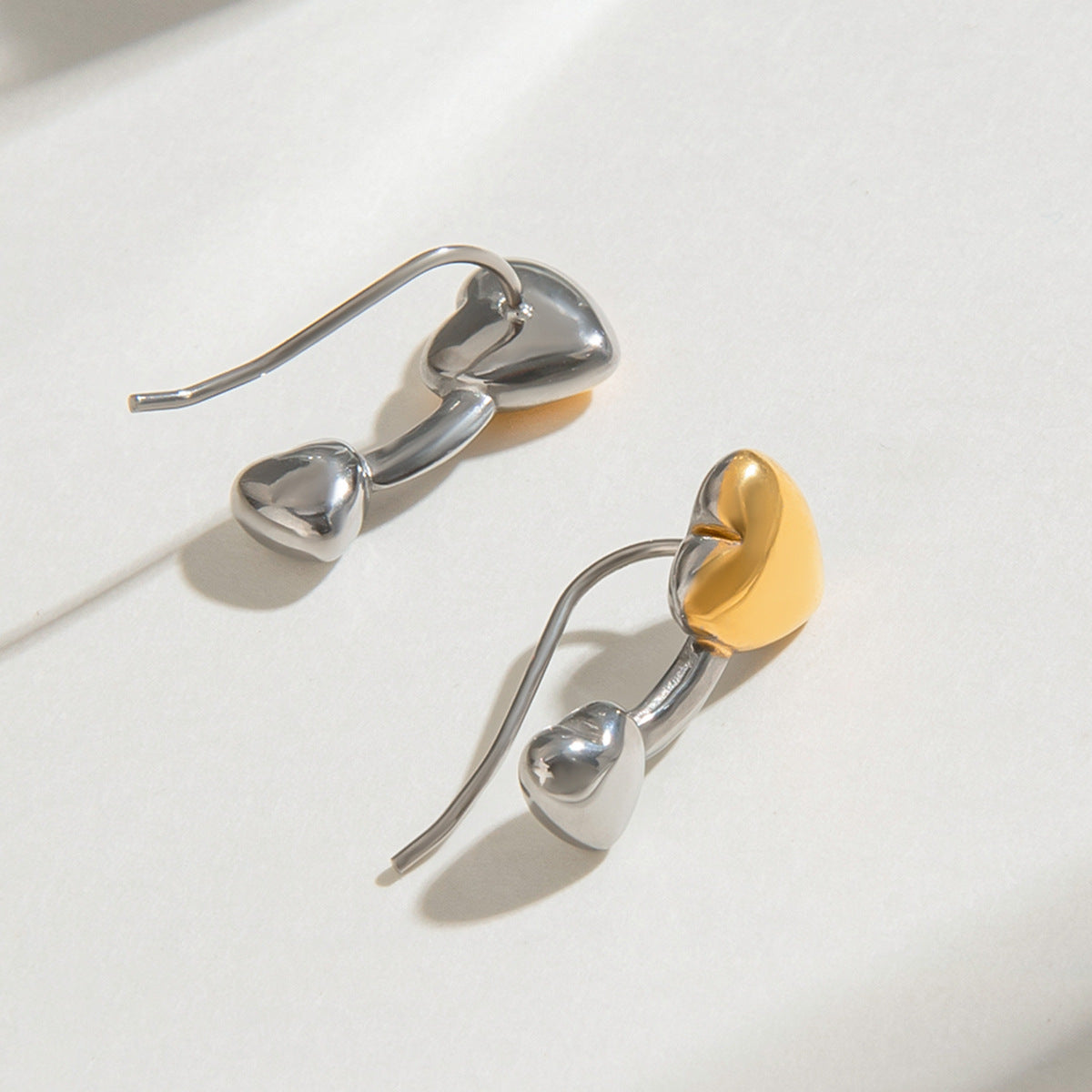 Gold and silver two-tone heart earrings for women, hypoallergenic 0.75cm design for sensitive ears 7