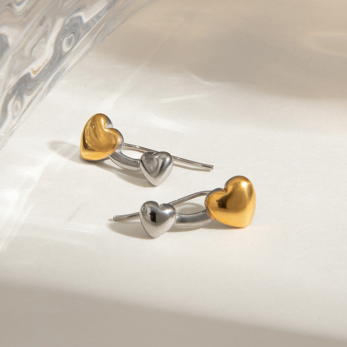 Gold and silver two-tone heart earrings for women, hypoallergenic 0.75cm design for sensitive ears 5