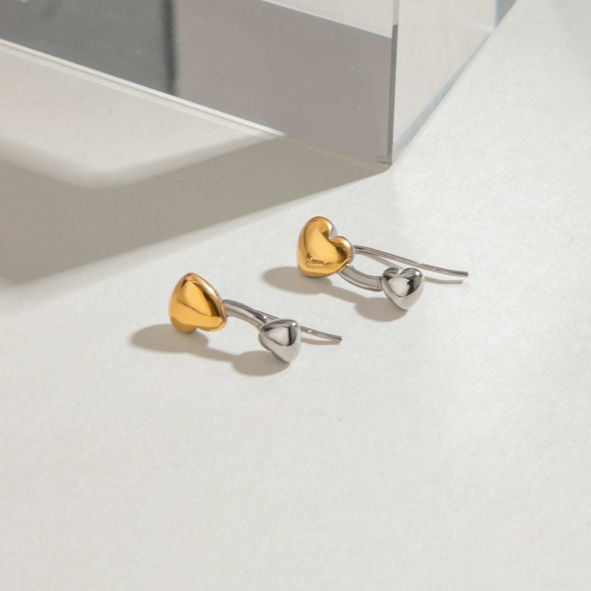 Gold and silver two-tone heart earrings for women, hypoallergenic 0.75cm design for sensitive ears 3