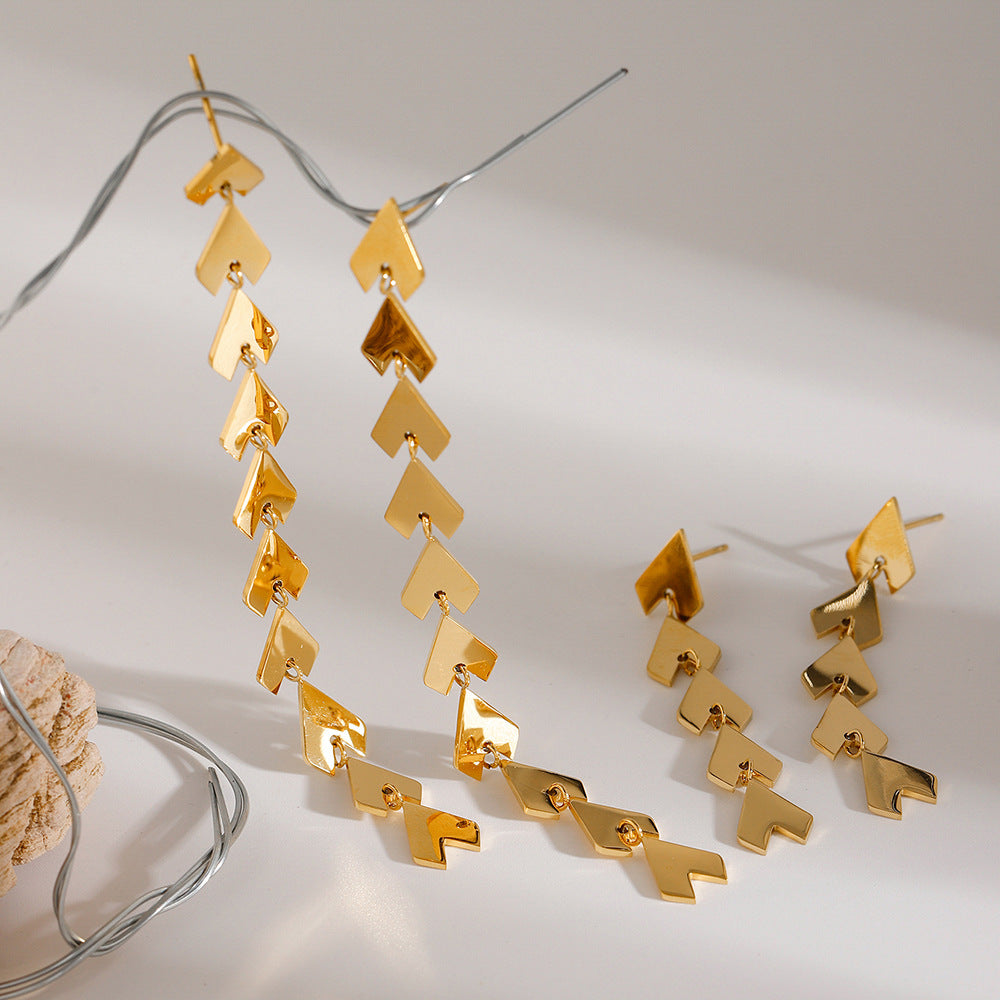 Romantic gold-tone heart-shaped dangle earrings (5cm) by Arza Accessories - perfect party and gift jewelry for special occasions 5