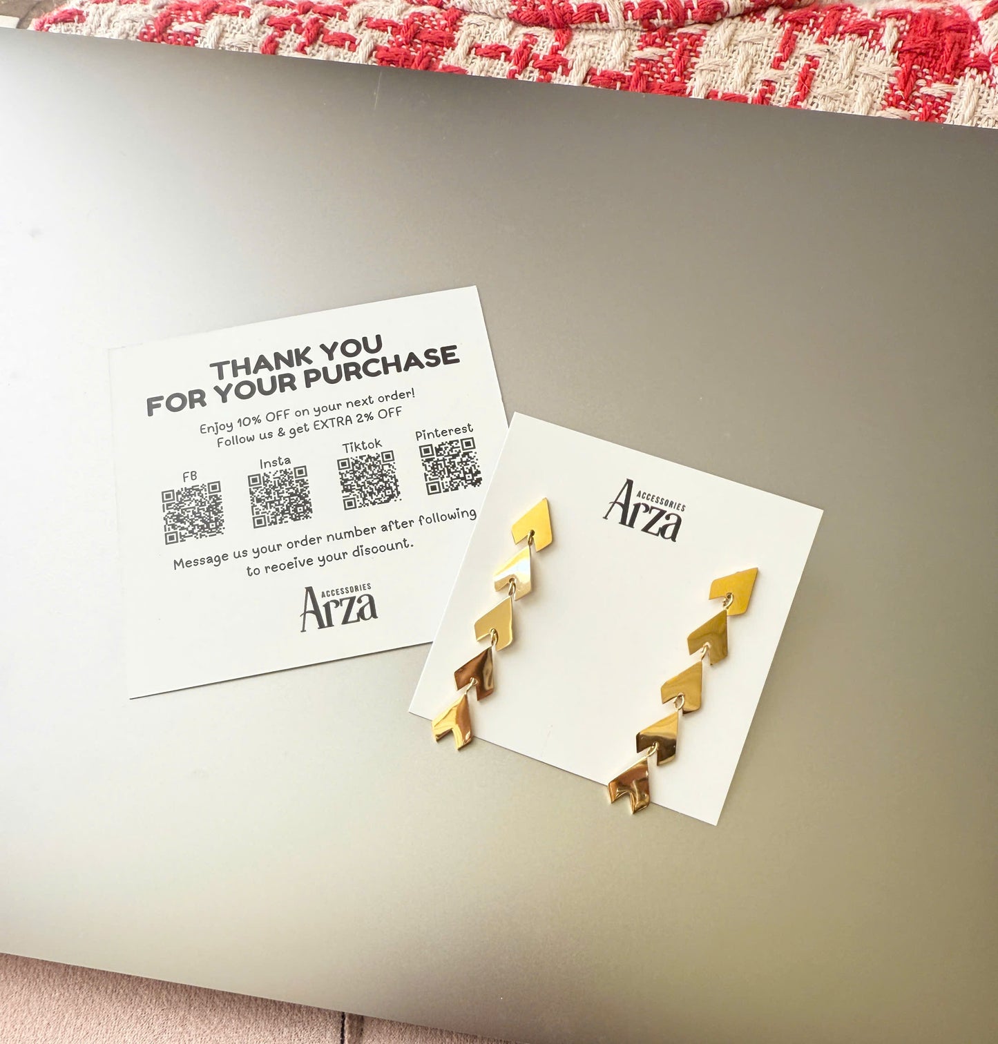 Romantic gold-tone heart-shaped dangle earrings (5cm) by Arza Accessories - perfect party and gift jewelry for special occasions 123