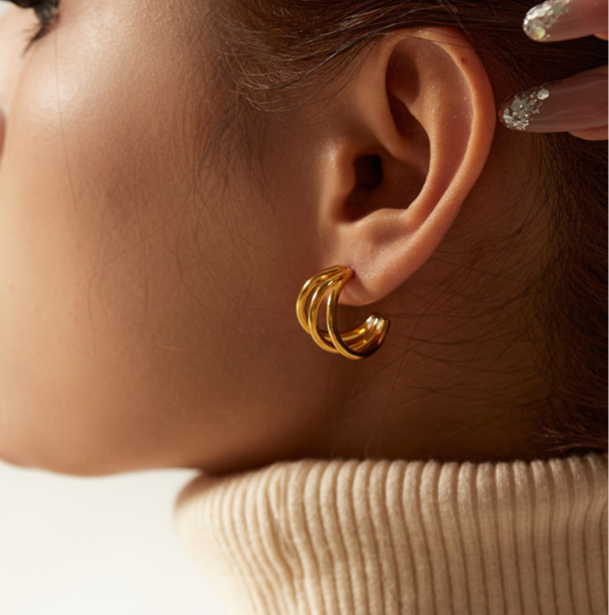 Hypoallergenic lightweight gold earrings (1.9cm) for women, simple elegant everyday and party jewelry - 2