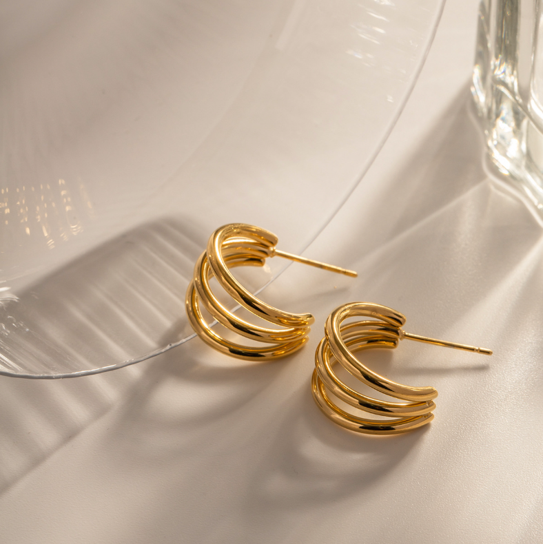 Hypoallergenic lightweight gold earrings (1.9cm) for women, simple elegant everyday and party jewelry - 6