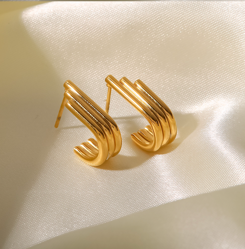 Hypoallergenic gold threader earrings (1.6cm) - minimalist jewelry for women 4