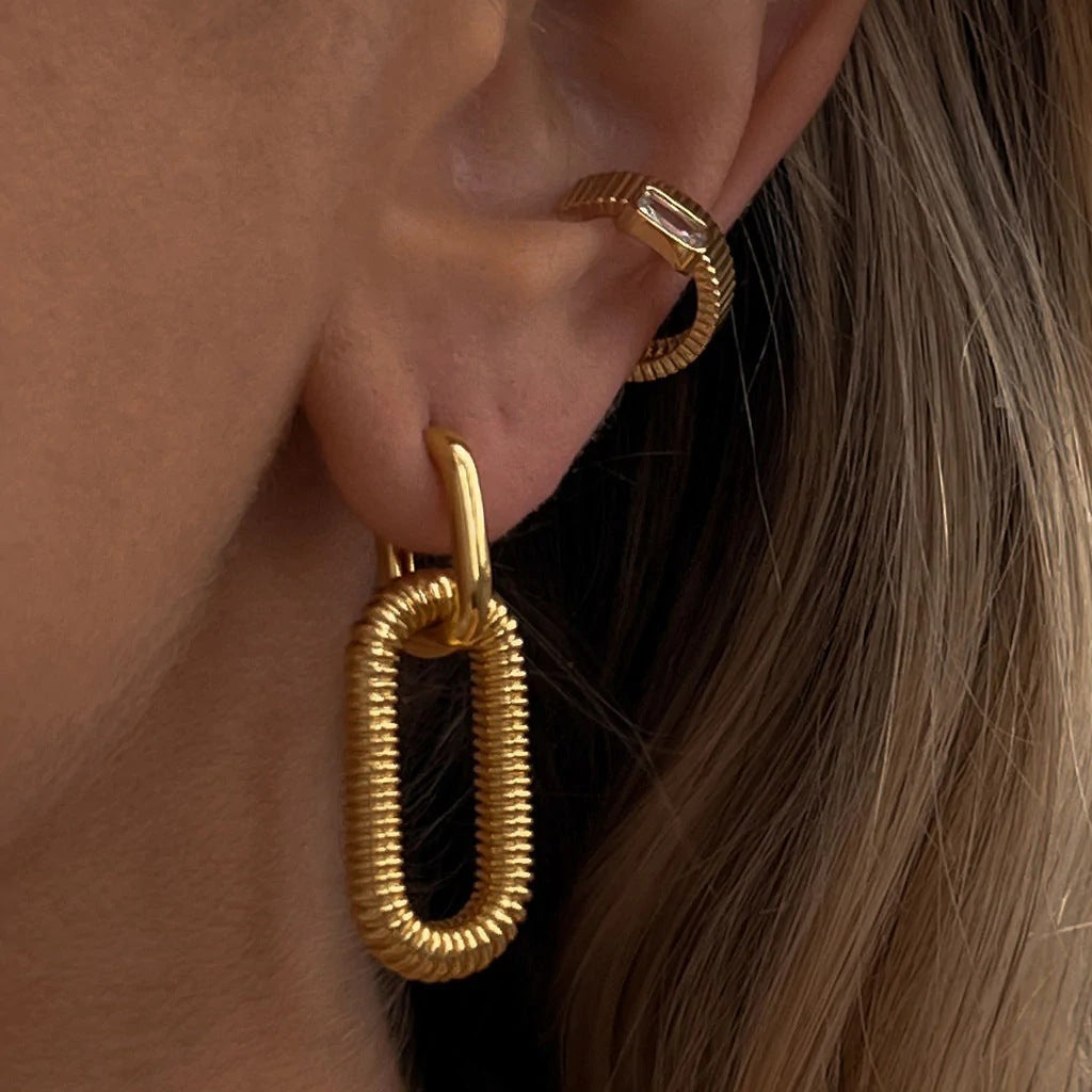 Trendy gold dangle earrings (3cm) for women - perfect for parties and casual wear 1