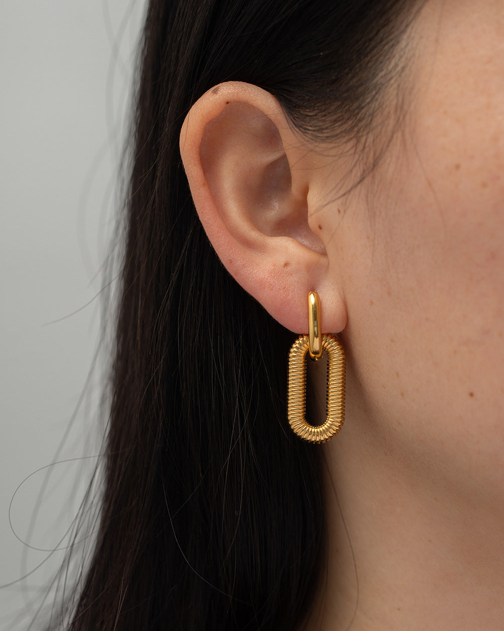Trendy gold dangle earrings (3cm) for women - perfect for parties and casual wear 3