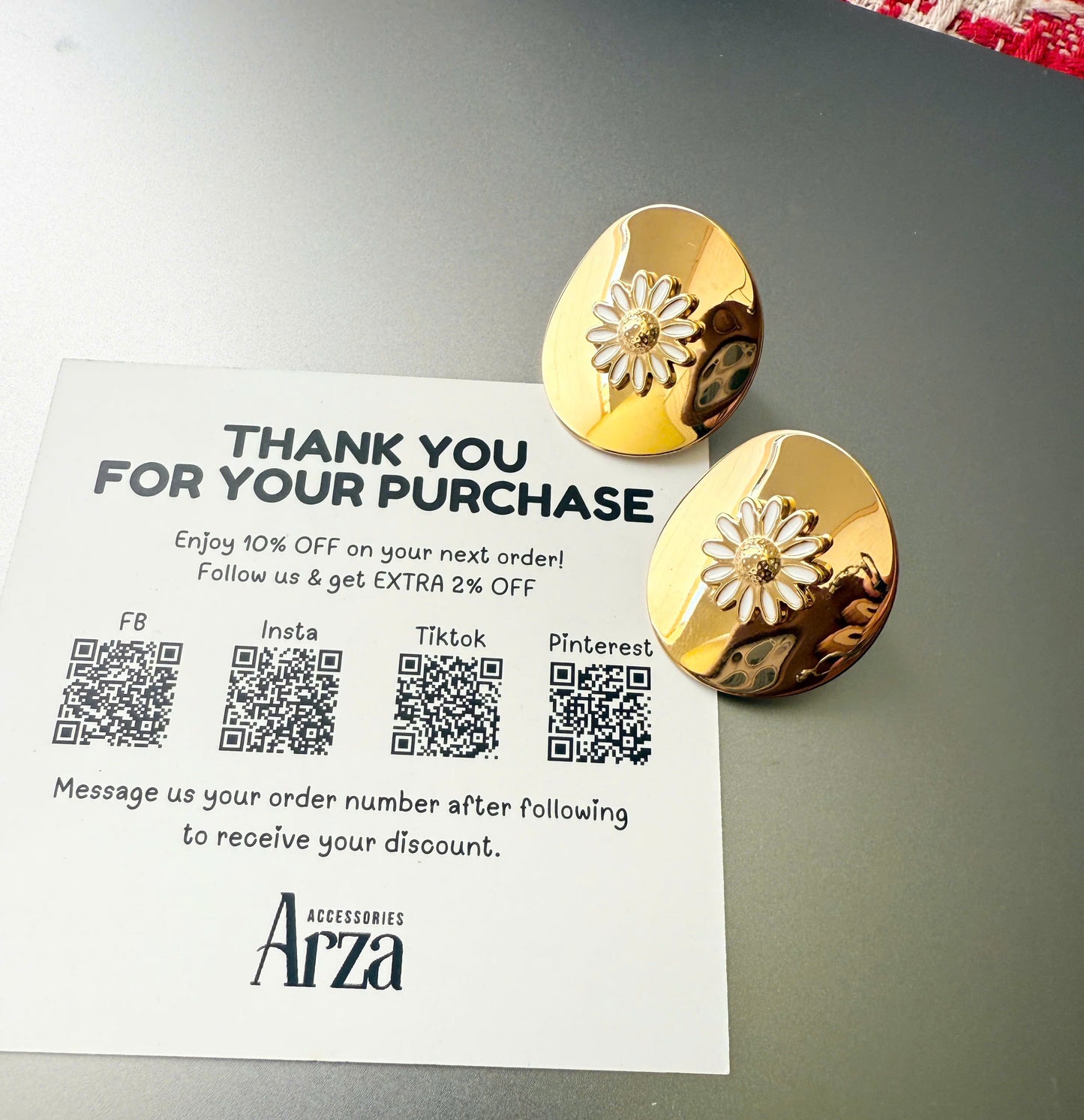 White Daisy Gold-Tone Party Earrings for Women - Floral Stainless Steel Statement Jewelry, Lightweight 11.25g Hypoallergenic Glamorous Evening Wear | Arza Accessories