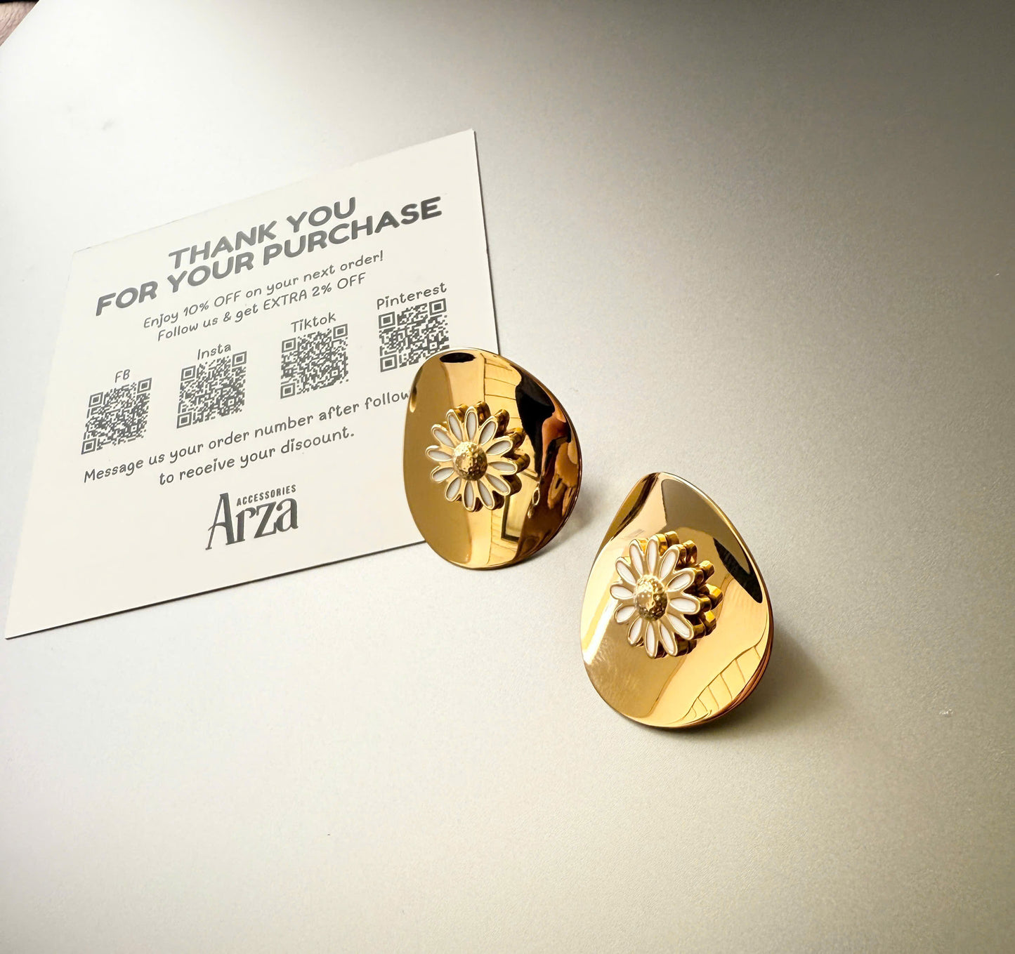 White Daisy Gold-Tone Party Earrings for Women - Floral Stainless Steel Statement Jewelry, Lightweight 11.25g Hypoallergenic Glamorous Evening Wear | Arza Accessories