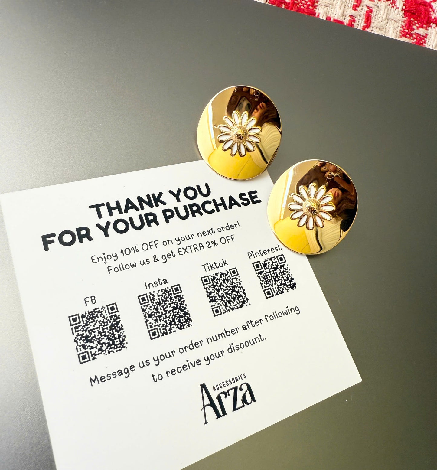White Daisy Gold-Tone Party Earrings for Women - Floral Stainless Steel Statement Jewelry, Lightweight 11.25g Hypoallergenic Glamorous Evening Wear | Arza Accessories