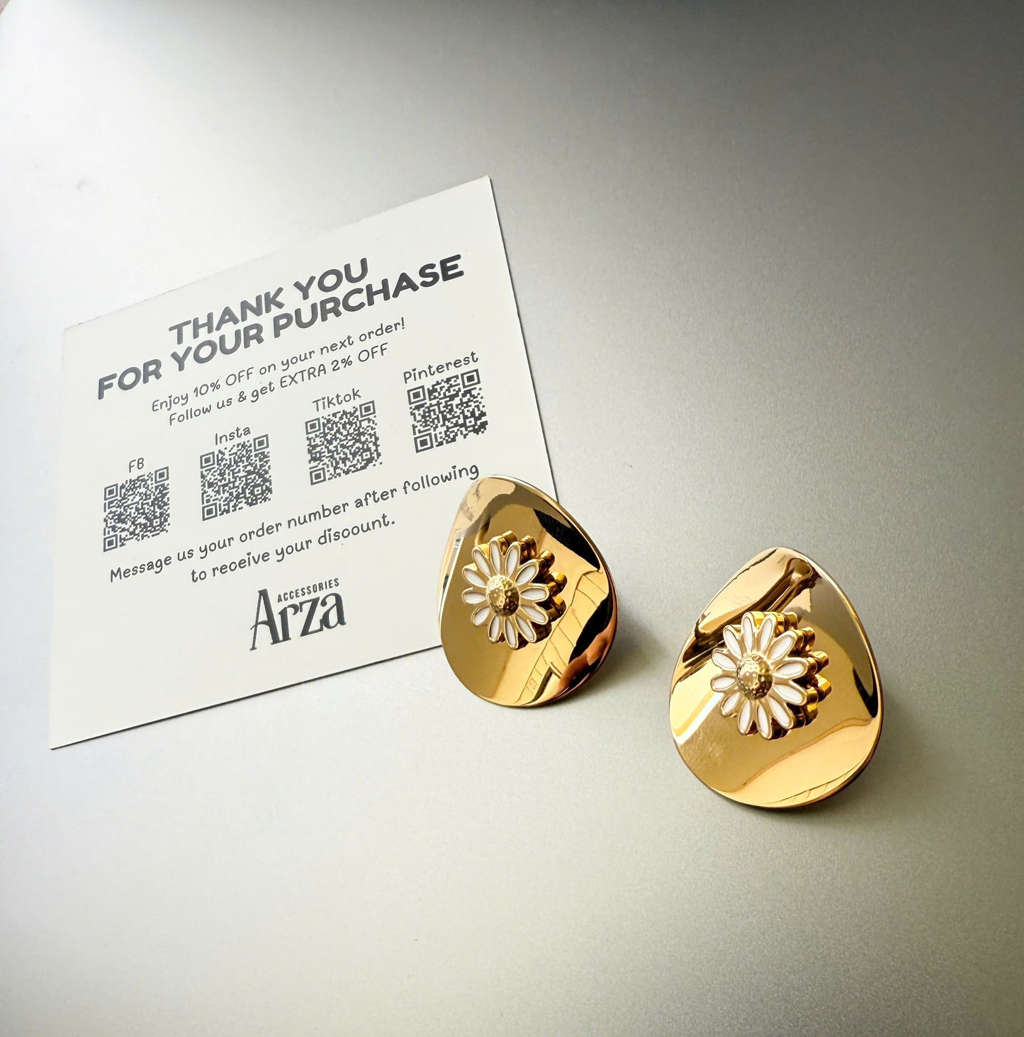 White Daisy Gold-Tone Party Earrings for Women - Floral Stainless Steel Statement Jewelry, Lightweight 11.25g Hypoallergenic Glamorous Evening Wear | Arza Accessories