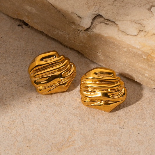 Gold-tone stainless steel hoop earrings (2.23cm diameter) for women, lightweight everyday jewelry. 4