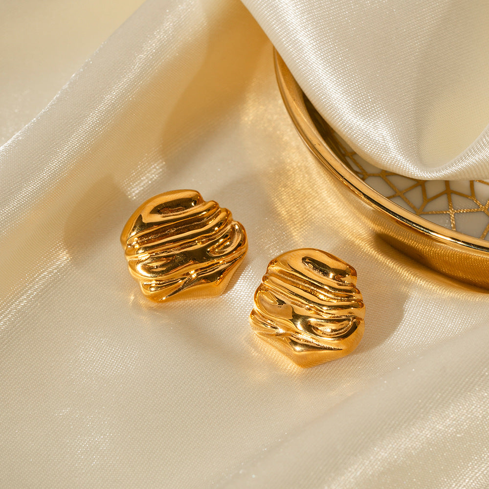 Gold-tone stainless steel hoop earrings (2.23cm diameter) for women, lightweight everyday jewelry. 6