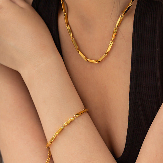 "Gold choker necklace for women, 17cm+5.5cm adjustable affordable everyday jewelry"

"Gold pendant-length necklace for women, 38.5cm+5.5cm adjustable stylish chain" 1