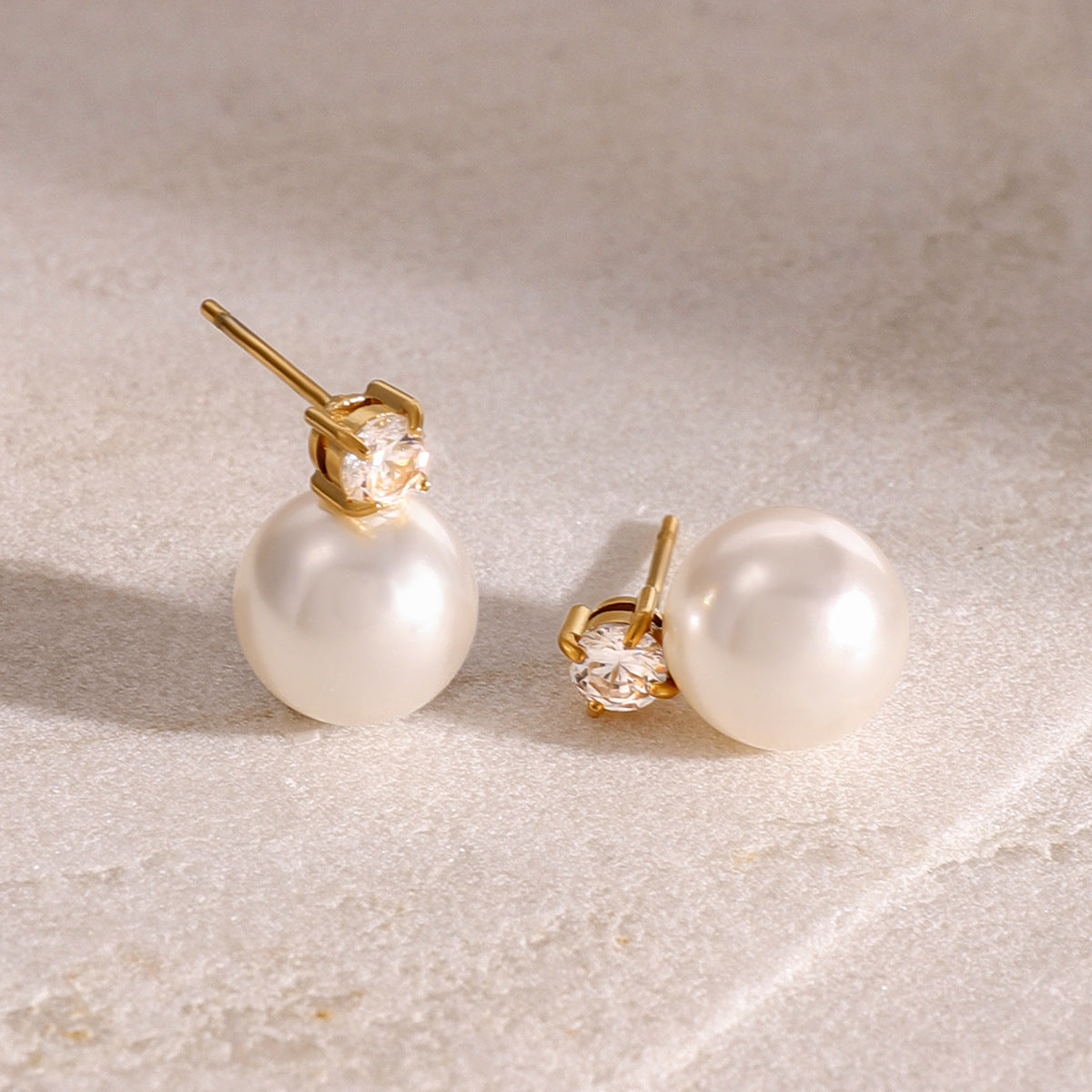 Gold-tone stainless steel pearl stud earrings, 1.4cm diameter with 0.99cm pearl, waterproof and hypoallergenic 4
