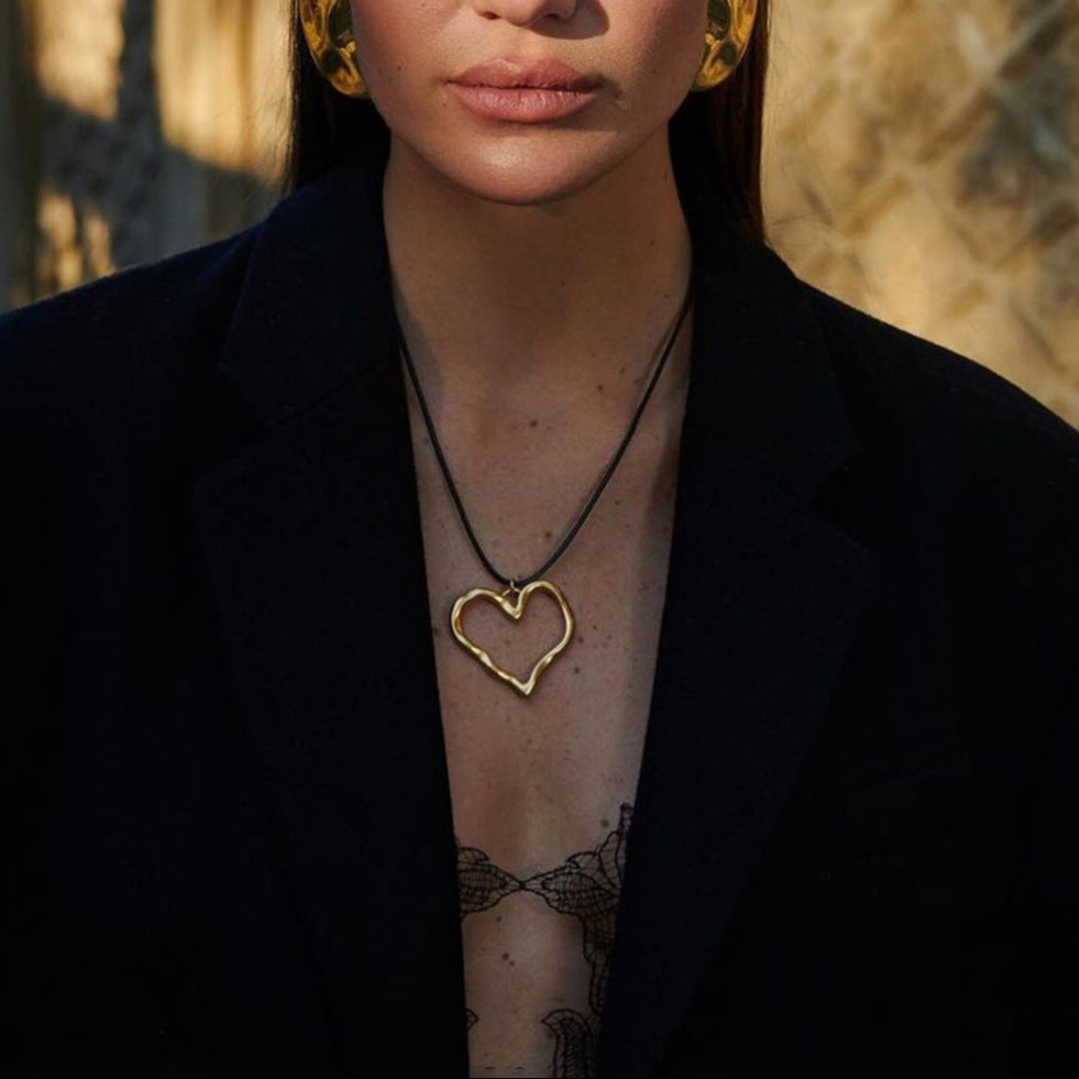 Gold choker necklace with 3.95cm minimalist pendant showing adjustable 149cm length and 12.49g design 5
