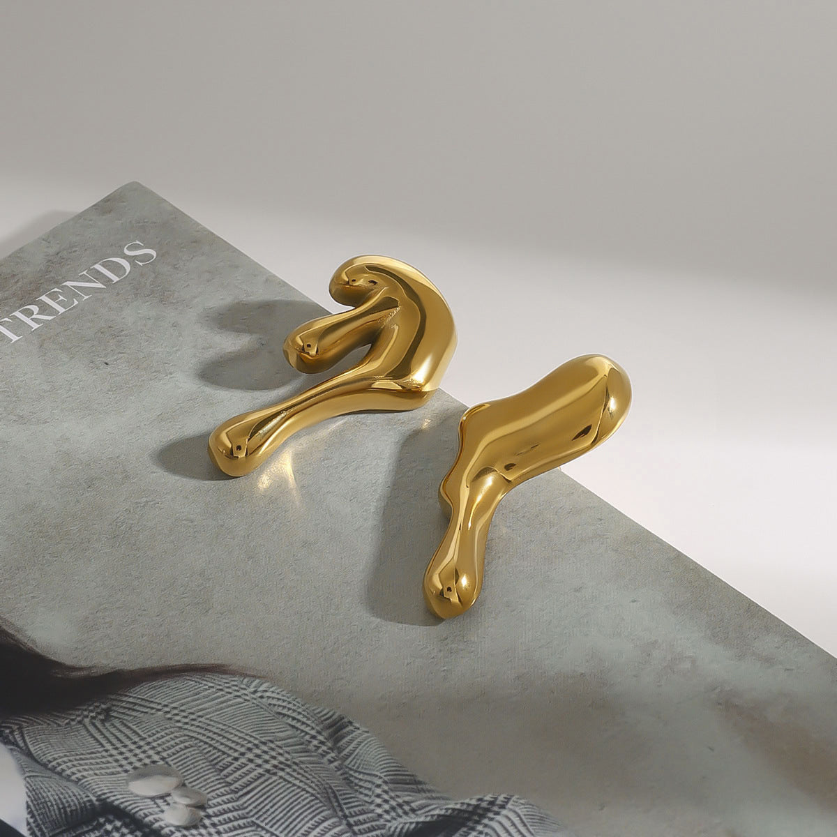 Gold-tone stainless steel asymmetrical huggie earrings, 3.43cm with 2.04cm drop, modern everyday jewelry 5