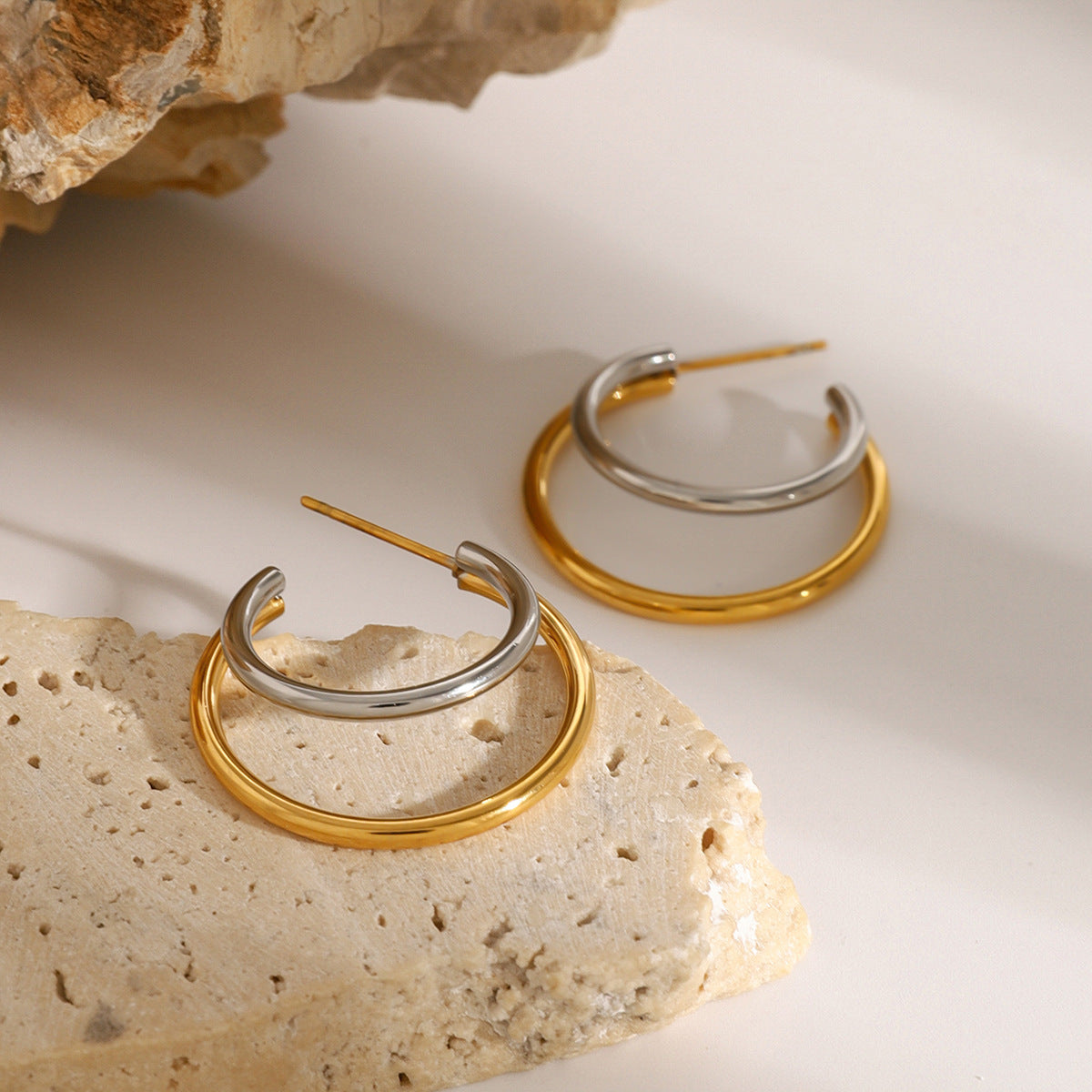 Gold-tone stainless steel double hoop earrings, 2.6cm diameter, ultra-lightweight 5.19g 3