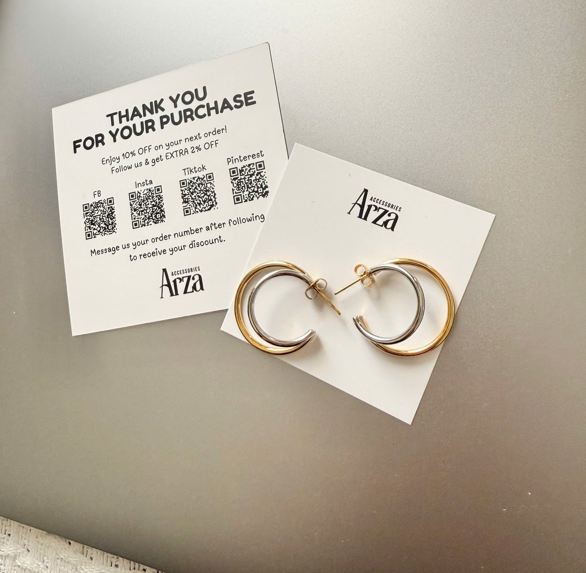 Gold-tone stainless steel double hoop earrings, 2.6cm diameter, ultra-lightweight 5.19g 12