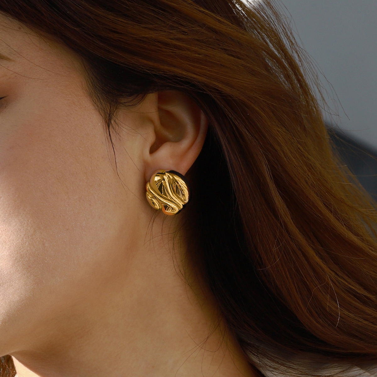 Gold-tone slim stainless steel huggie earrings, 2.2cm diameter, minimalist everyday hoops 1