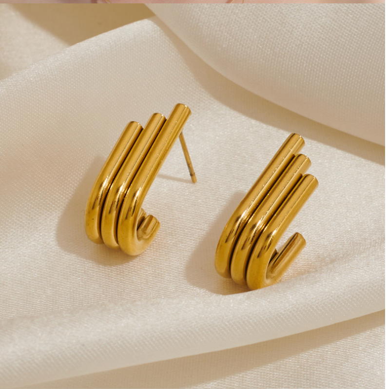Hypoallergenic gold threader earrings (1.6cm) - minimalist jewelry for women 48