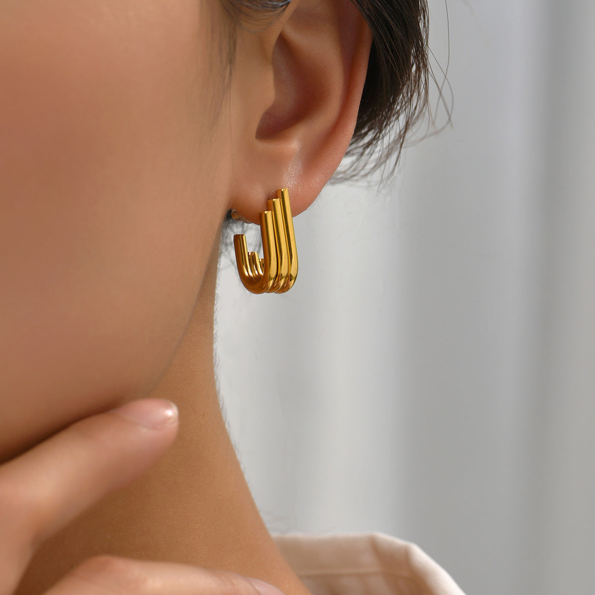 Hypoallergenic gold threader earrings (1.6cm) - minimalist jewelry for women 9