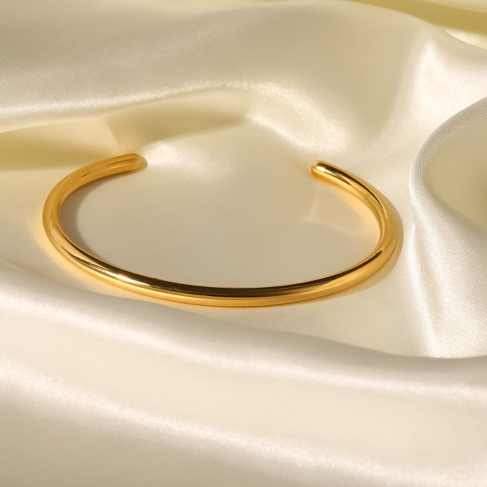 Minimalist lightweight gold hoop earrings for women (3.87mm, 15.06g) - versatile everyday jewelry by Arza Accessories Australia 4