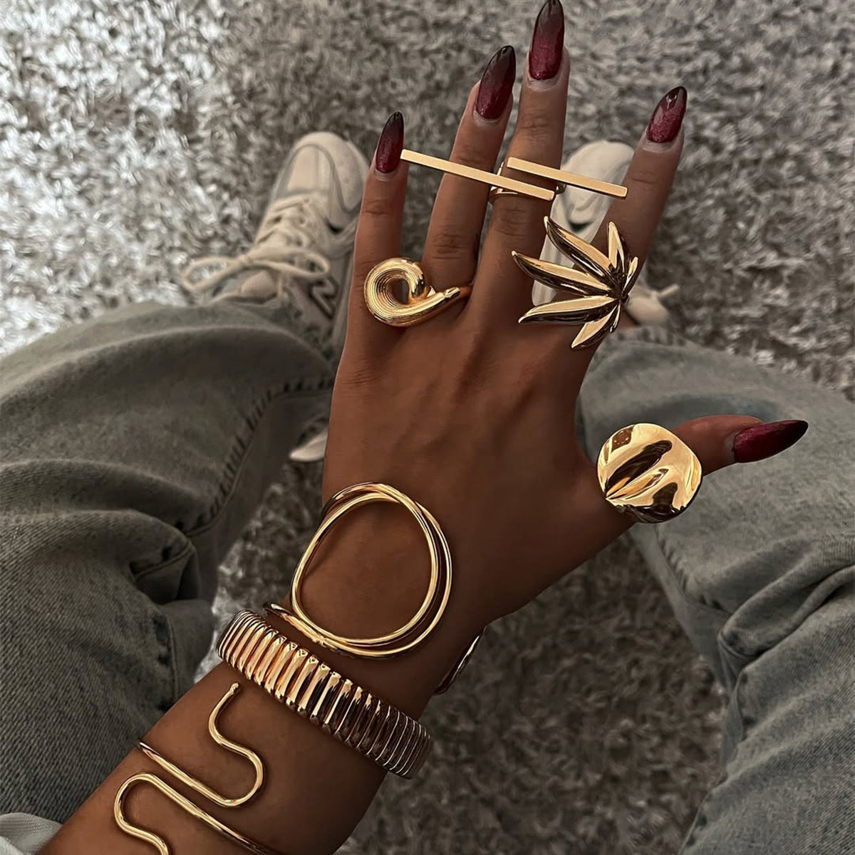 Gold twisted adjustable ring with spiral design - 17mm hypoallergenic jewelry for swollen fingers | Arza Accessories 2