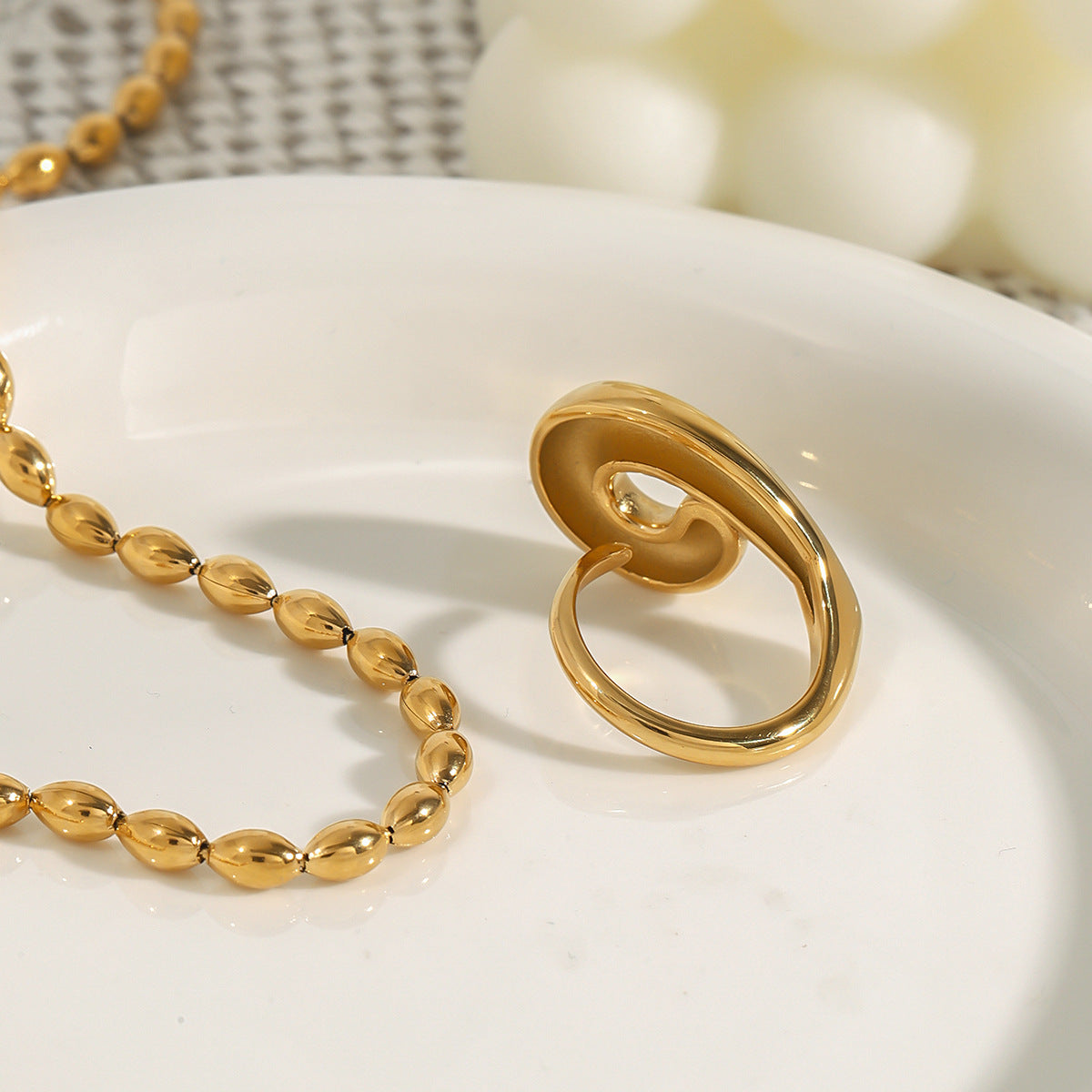 Gold twisted adjustable ring with spiral design - 17mm hypoallergenic jewelry for swollen fingers | Arza Accessories 5