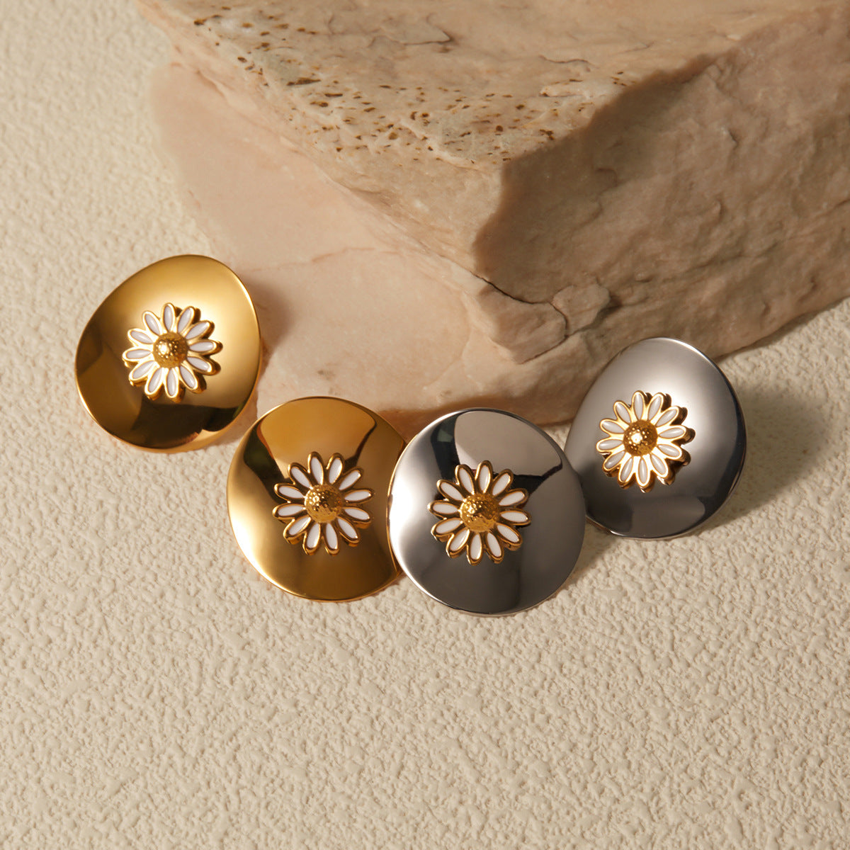 Glamorous white daisy gold-tone floral statement earrings (2.78cm) by Arza Accessories - perfect evening and party jewelry 55
