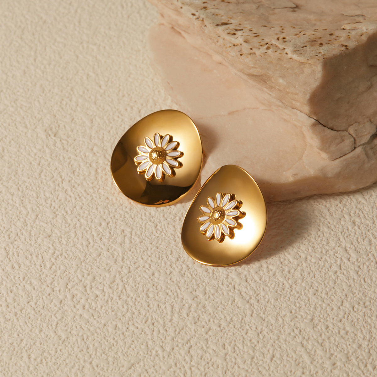 Glamorous white daisy gold-tone floral statement earrings (2.78cm) by Arza Accessories - perfect evening and party jewelry 6